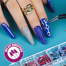 nail art rhinestones